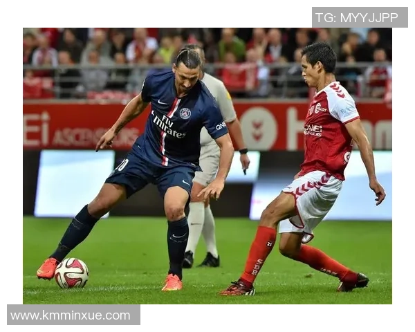 足球明星骨折后的康复之路与训练恢复技巧分享 足球明星骨折后的康复之路与训练恢复技巧分享